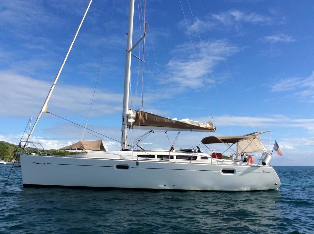 Jeanneau Sun Odyssey 42i sailing near Phuket